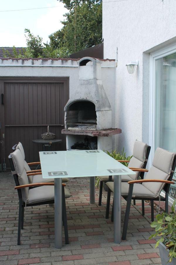 Lutzi'S Ferienwohnung Rostock Eksteriør billede